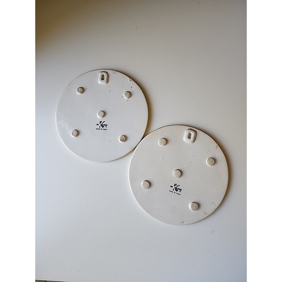 Adorable Frog Family Ceramic Plates Set of 2 Wall Decor - Picture 2 of 4